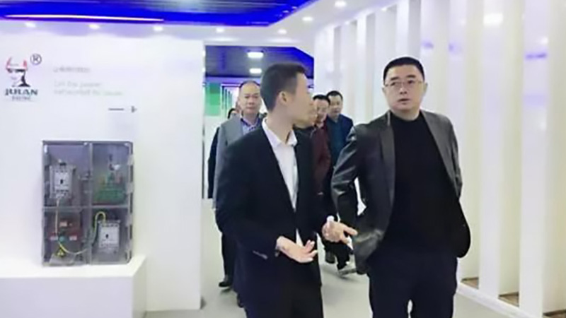 柳市鎮(zhèn)黨委書記蒞臨指導(dǎo)